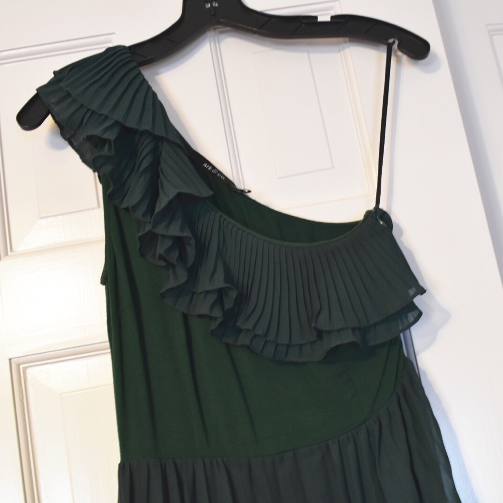 Ark & Co. floor length green dress - Picture 3 of 4